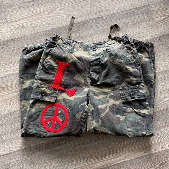 Sojara REWORKED Vintage Camo Love Peace Button-Fly Cargo Jogger Pant - Picture 6 of 7